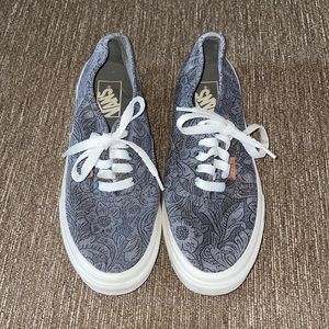 Women’s vans size 7